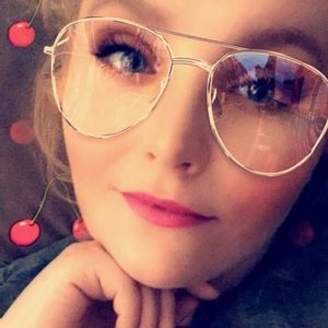 Meet your Posher, Cayla